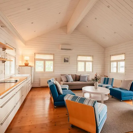Arctic Circle Homes, Lapland Heritage 라누아